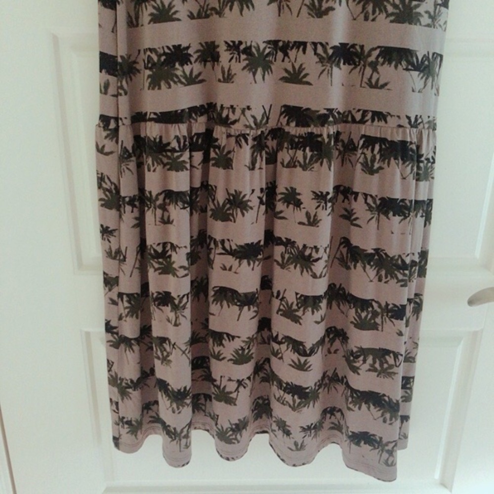 Tomas maier + uniqlo. Size S(but fits XS) - Picture 2 of 7